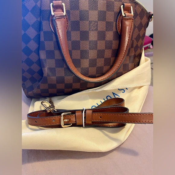 Beautiful Handbag ๐๐๐ - Picture 8 of 9